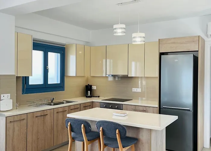 Daire Aegean Mirror, Andros *