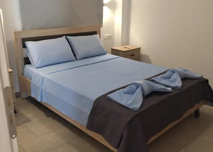 Daire Aegean Mirror, Andros *