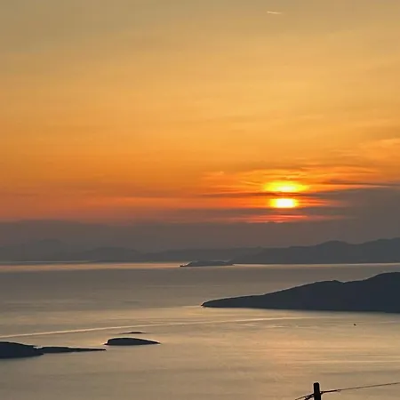 아파트 Aegean Mirror, Andros Aprovaton