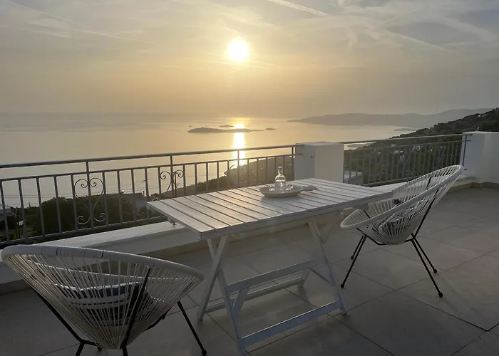 Aegean Mirror, Andros